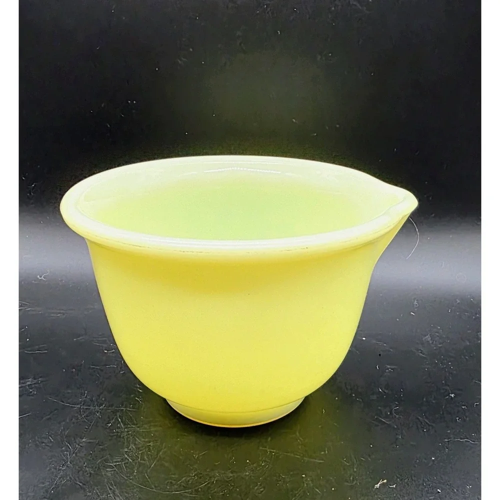 Vintage Hamilton Beach Mixing Bowl Yellow Custard Glass UV Glow 4.75